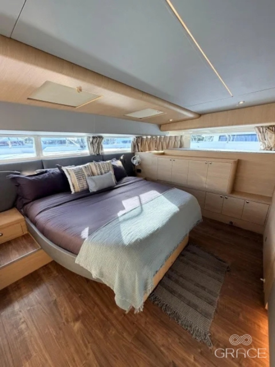 2022 Aquila 54 Yacht