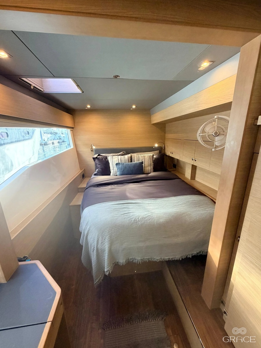 2022 Aquila 54 Yacht