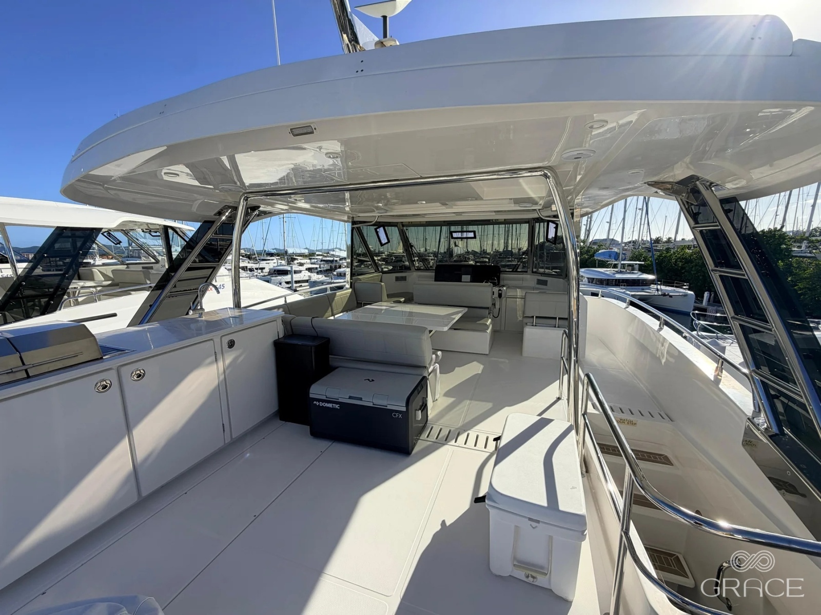 2022 Aquila 54 Yacht