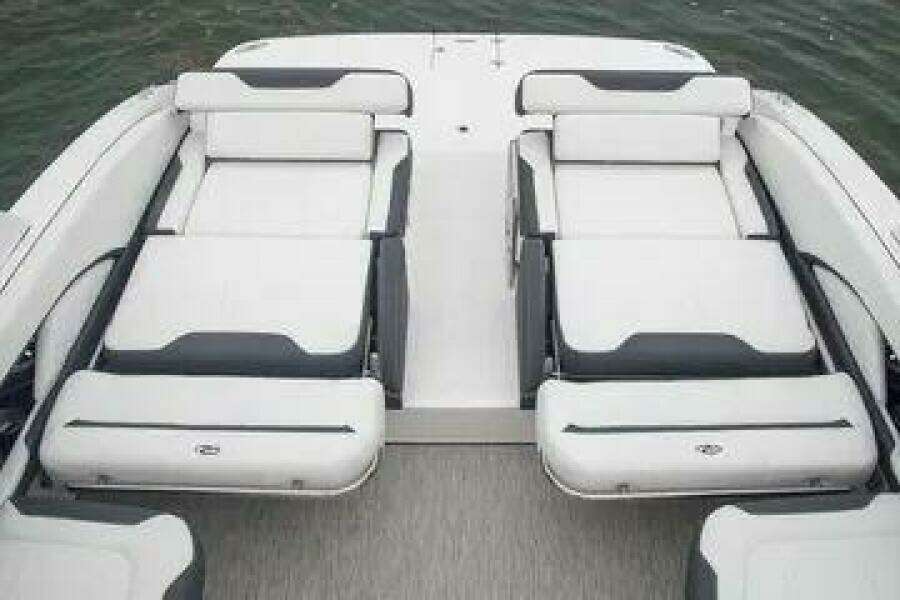 32ft Regal Yacht For Sale