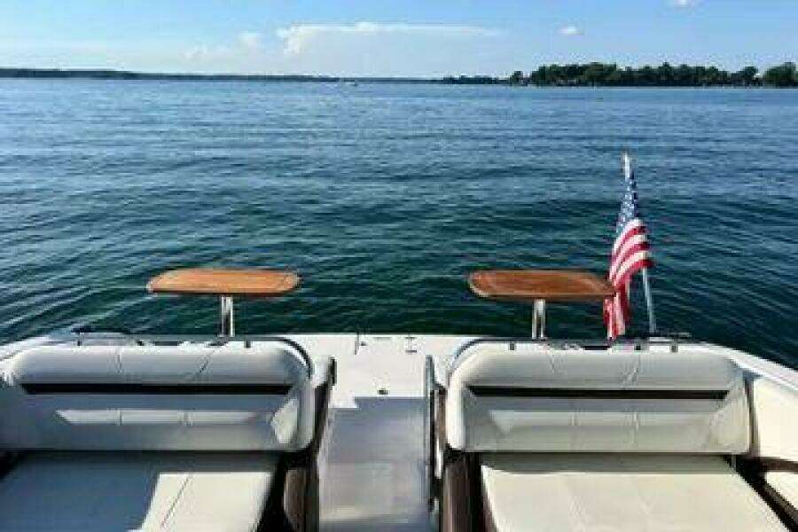 32ft Regal Yacht For Sale