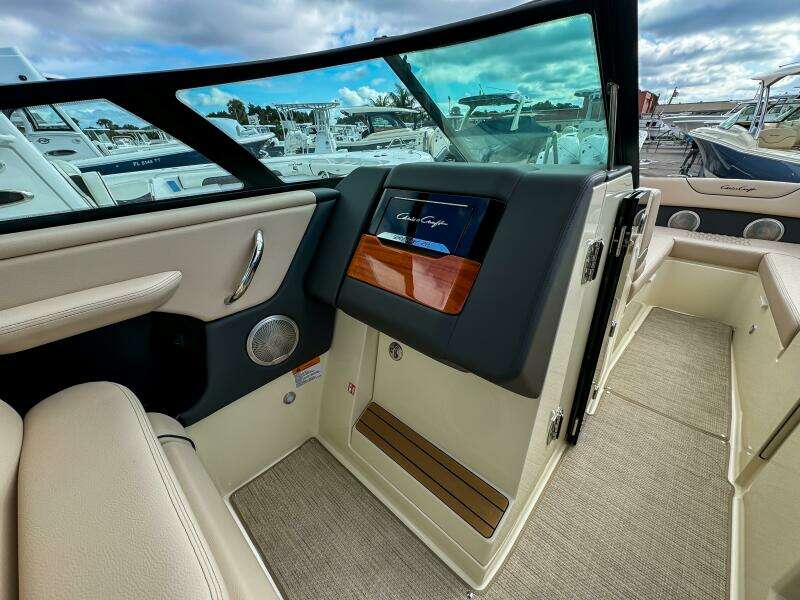 28ft Chris Craft Yacht For Sale