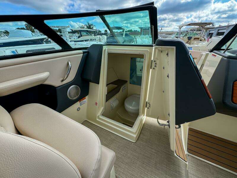 28ft Chris Craft Yacht For Sale