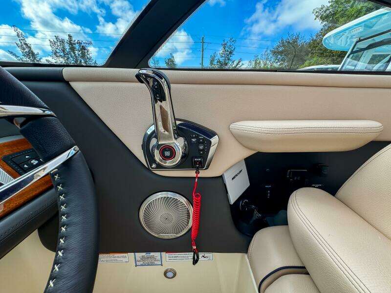 28ft Chris Craft Yacht For Sale