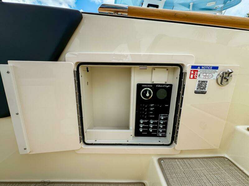 28ft Chris Craft Yacht For Sale