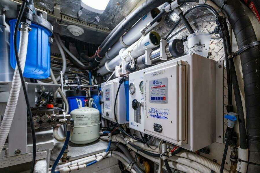 First Home 92ft Cheoy Lee Yacht For Sale