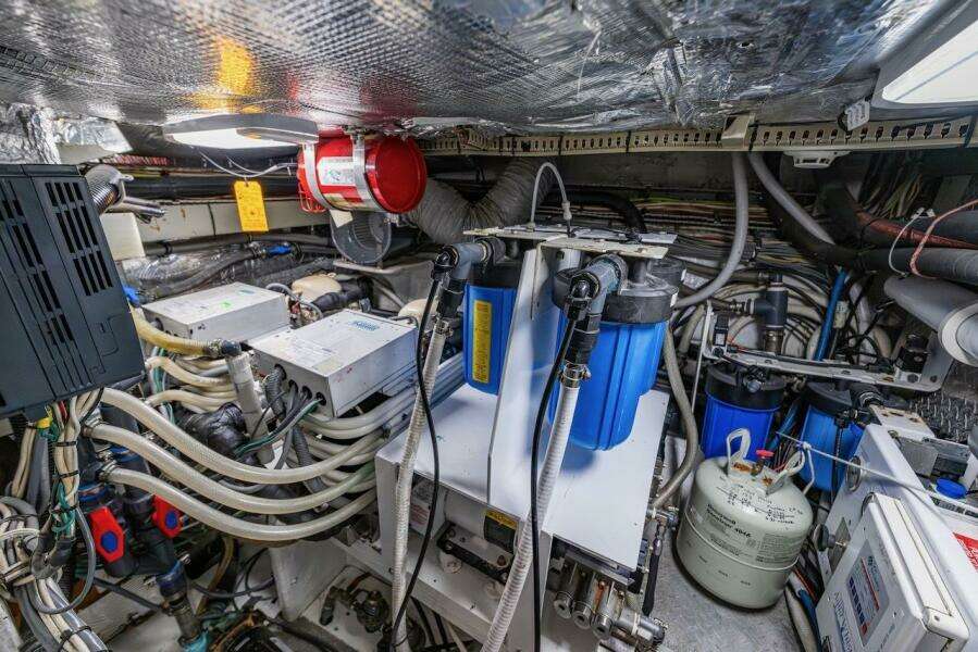 First Home 92ft Cheoy Lee Yacht For Sale