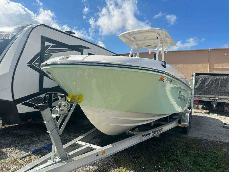 24ft Bayliner Yacht For Sale
