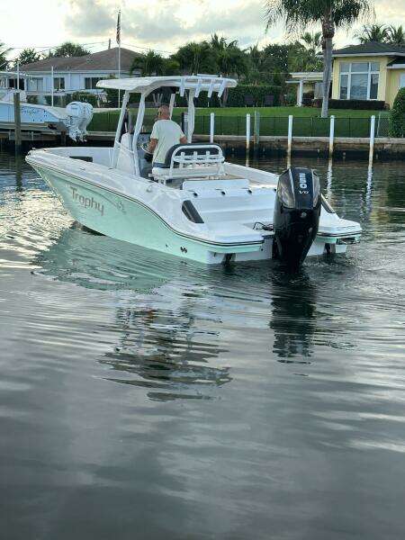 24ft Bayliner Yacht For Sale