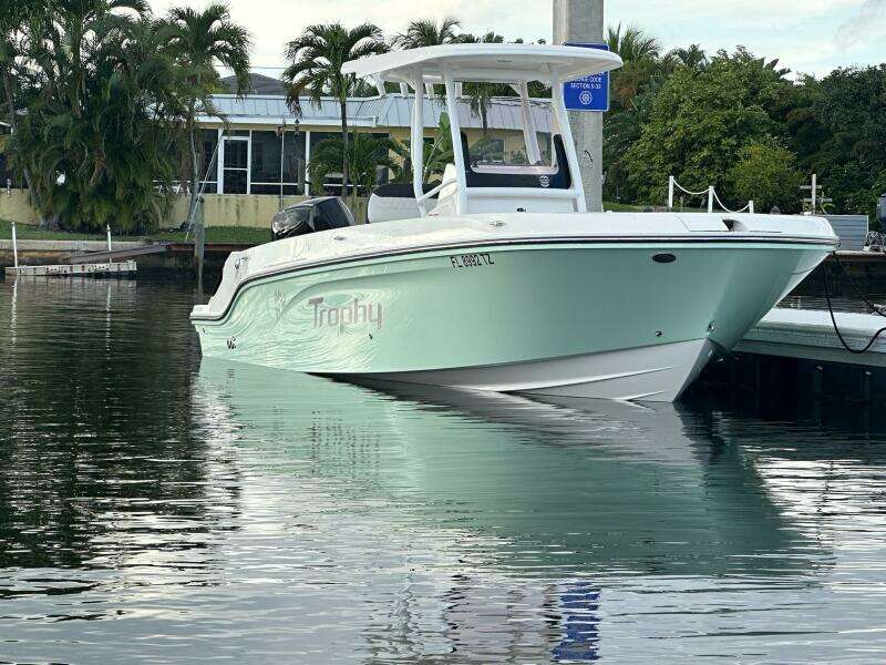24ft Bayliner Yacht For Sale