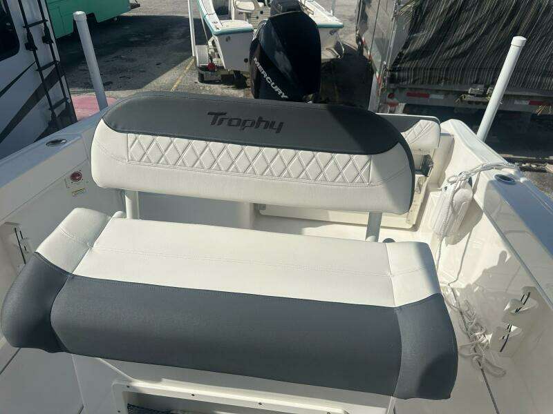 24ft Bayliner Yacht For Sale