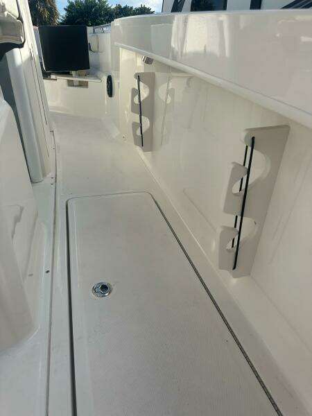 24ft Bayliner Yacht For Sale