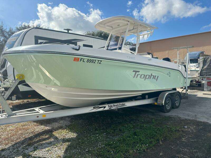 24ft Bayliner Yacht For Sale