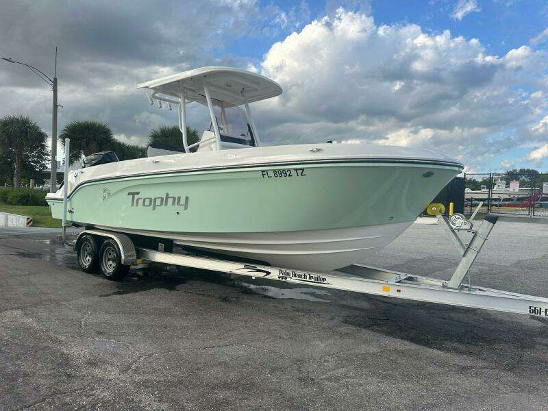 24ft Bayliner Yacht For Sale