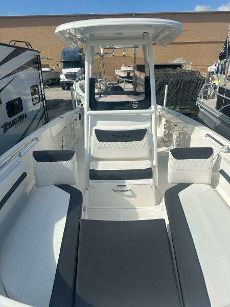 24ft Bayliner Yacht For Sale