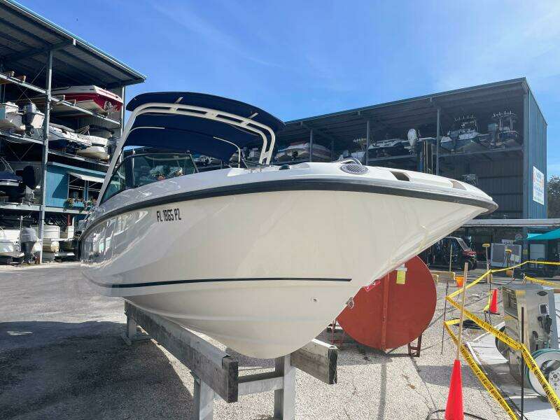 23ft Boston Whaler Yacht For Sale