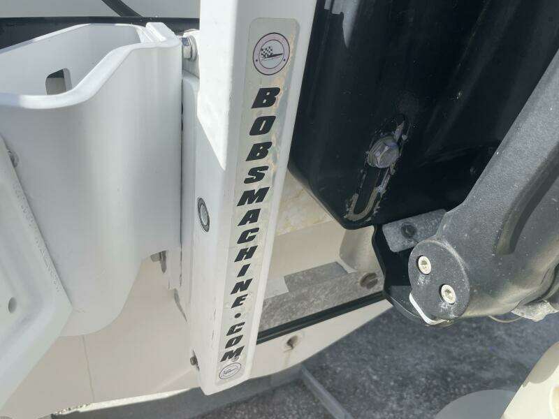 23ft Boston Whaler Yacht For Sale