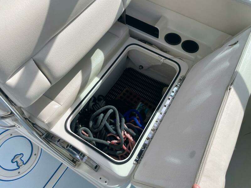 23ft Boston Whaler Yacht For Sale