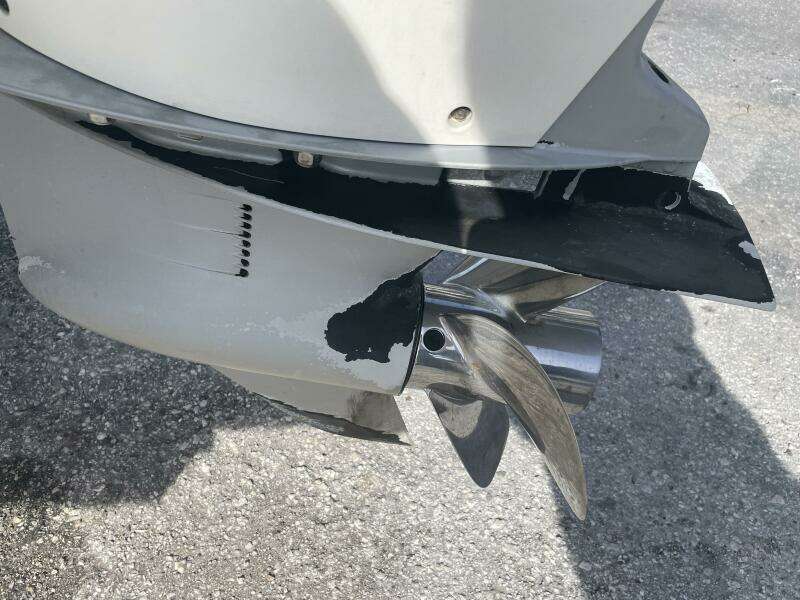 23ft Boston Whaler Yacht For Sale