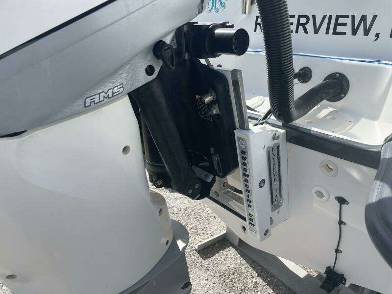 23ft Boston Whaler Yacht For Sale