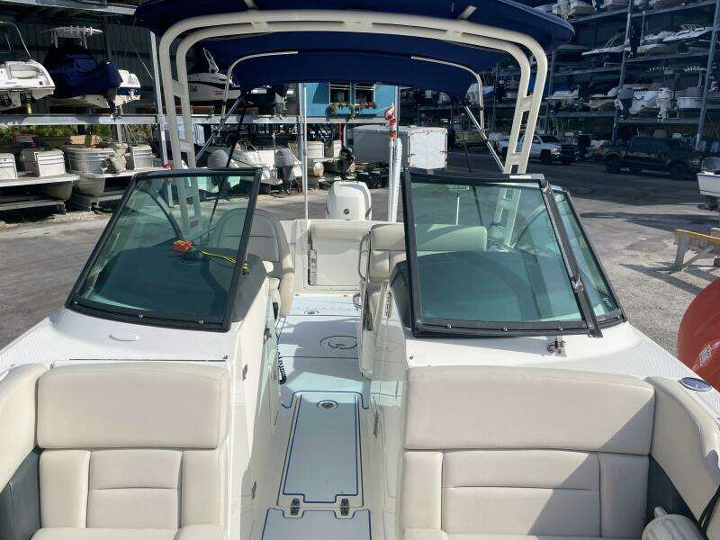 23ft Boston Whaler Yacht For Sale