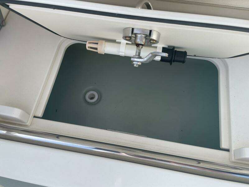 23ft Boston Whaler Yacht For Sale