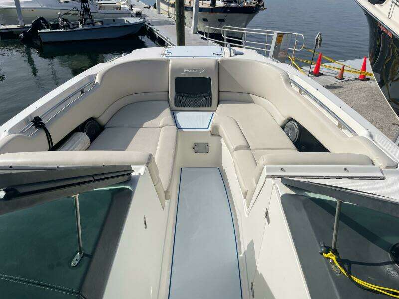 23ft Boston Whaler Yacht For Sale