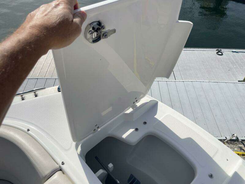 23ft Boston Whaler Yacht For Sale