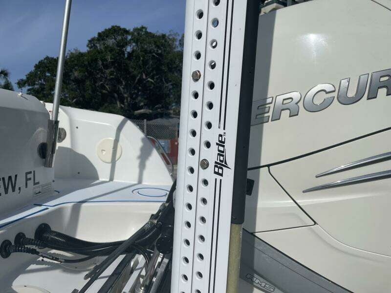 23ft Boston Whaler Yacht For Sale