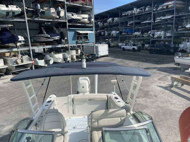 23ft Boston Whaler Yacht For Sale