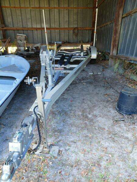 23ft Boston Whaler Yacht For Sale