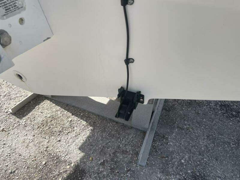 23ft Boston Whaler Yacht For Sale