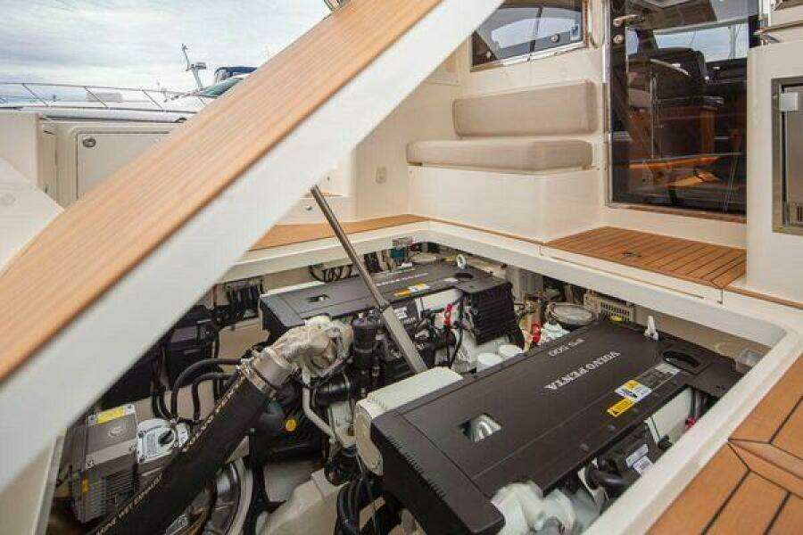 SABINE 39ft Riviera Yacht For Sale