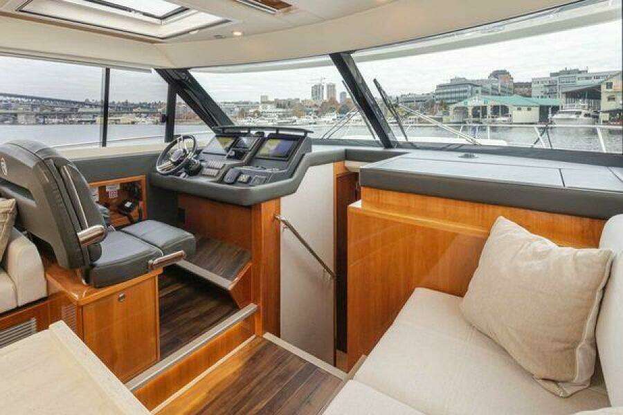 SABINE 39ft Riviera Yacht For Sale