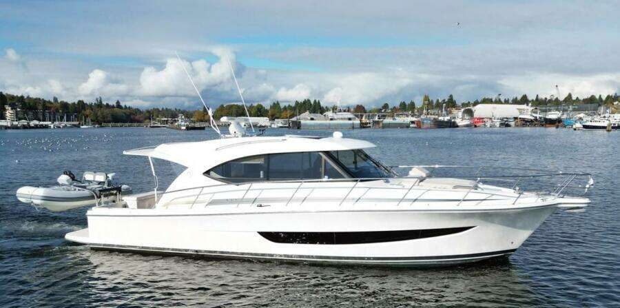 SABINE 39ft Riviera Yacht For Sale