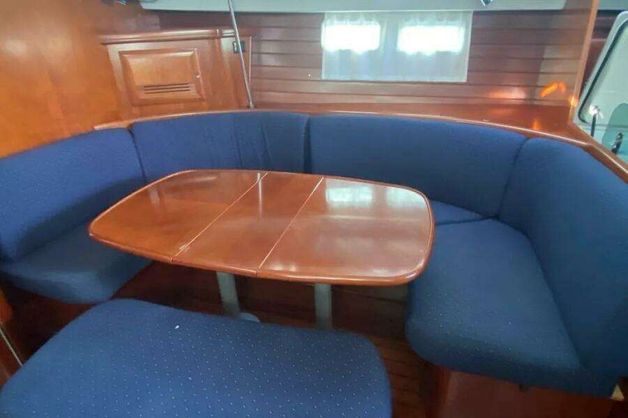 Blue Pearl 47ft Beneteau Yacht For Sale