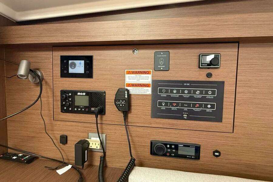 Disconnect 40ft Beneteau Yacht For Sale