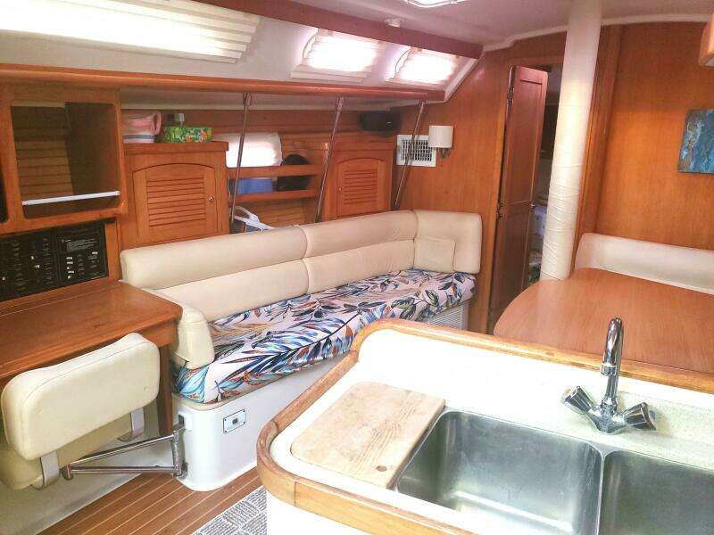 HULLABLOO 41ft Catalina Yacht For Sale