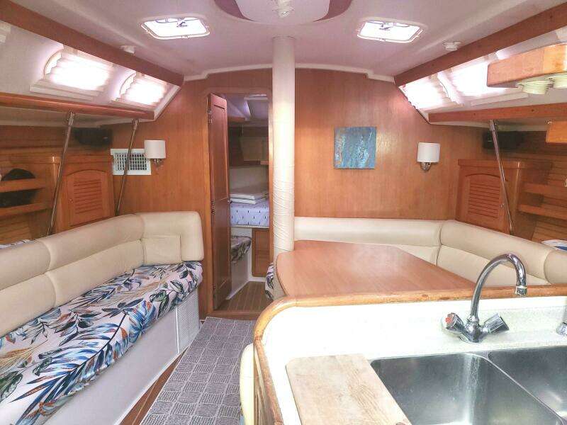 HULLABLOO 41ft Catalina Yacht For Sale
