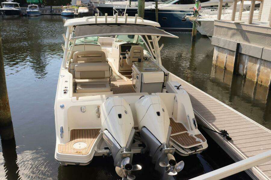 32ft Boston Whaler Yacht For Sale