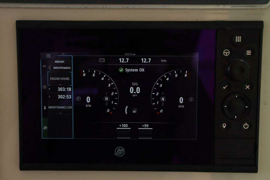 32ft Boston Whaler Yacht For Sale