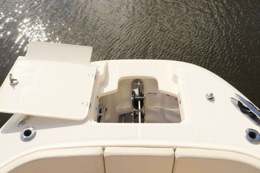 32ft Boston Whaler Yacht For Sale