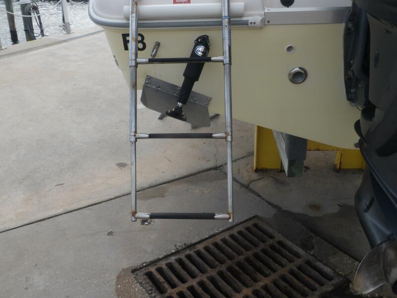 21' 2006 Cobia 210 CC