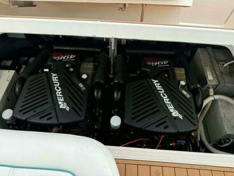 33ft Sea Ray Yacht For Sale