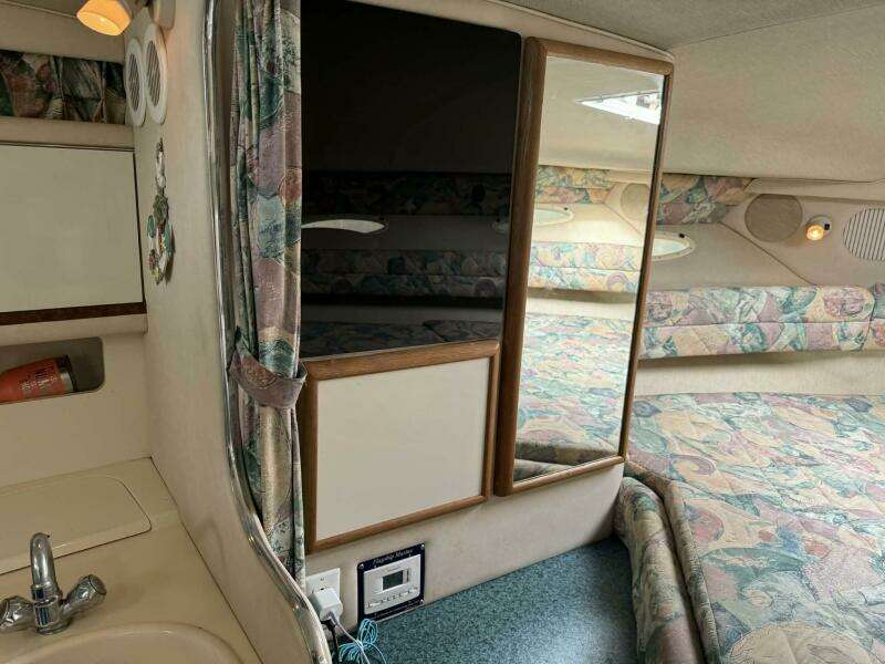 33ft Sea Ray Yacht For Sale