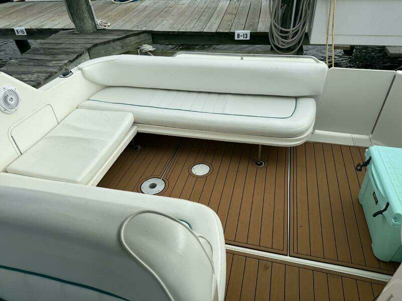 33ft Sea Ray Yacht For Sale