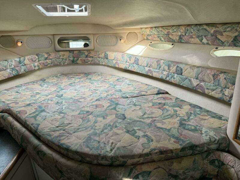 33ft Sea Ray Yacht For Sale