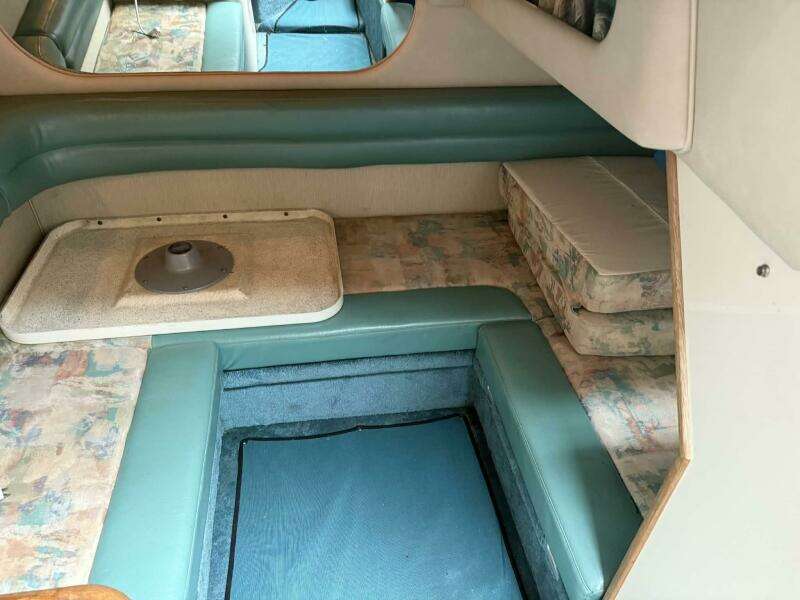 33ft Sea Ray Yacht For Sale