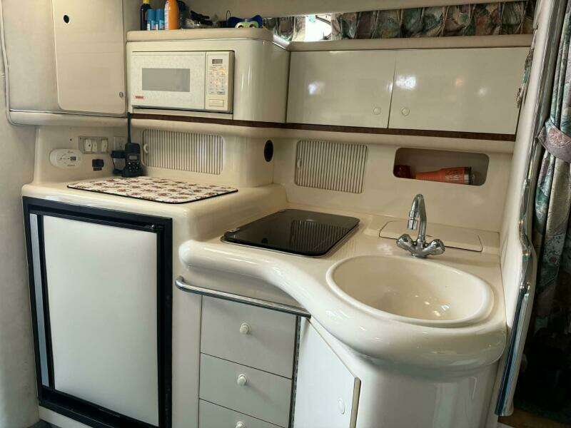 33ft Sea Ray Yacht For Sale