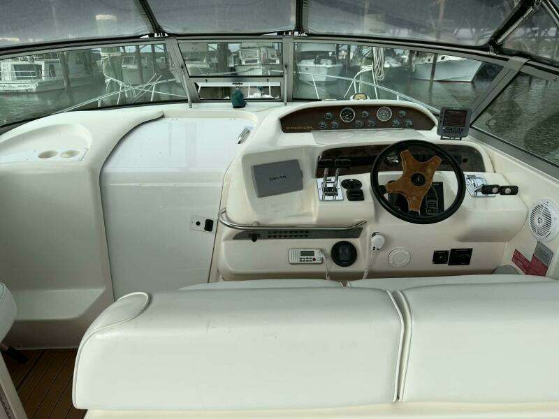 33ft Sea Ray Yacht For Sale